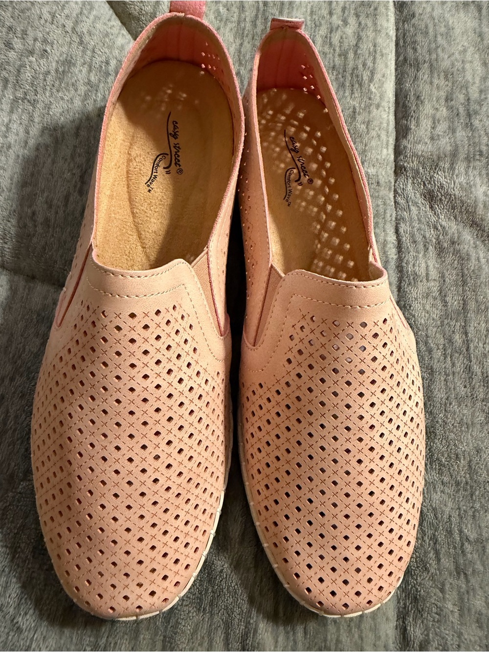 Easy Street Fresh Women's Slip-On Sneakers size 8